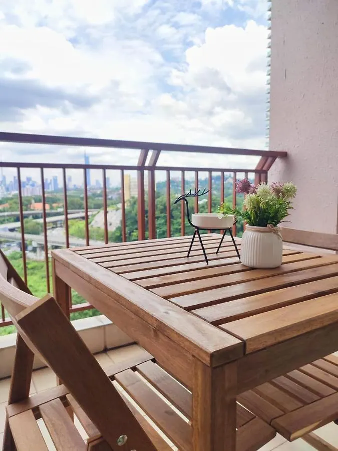 Ferienwohnung Cozy Klcc View Mitec Mont Kiara Desa Park Rdb115 D Kuala Lumpur