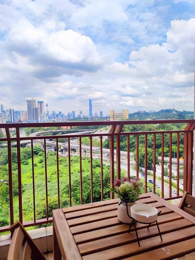 Ferienwohnung Cozy Klcc View Mitec Mont Kiara Desa Park Rdb115 D Kuala Lumpur